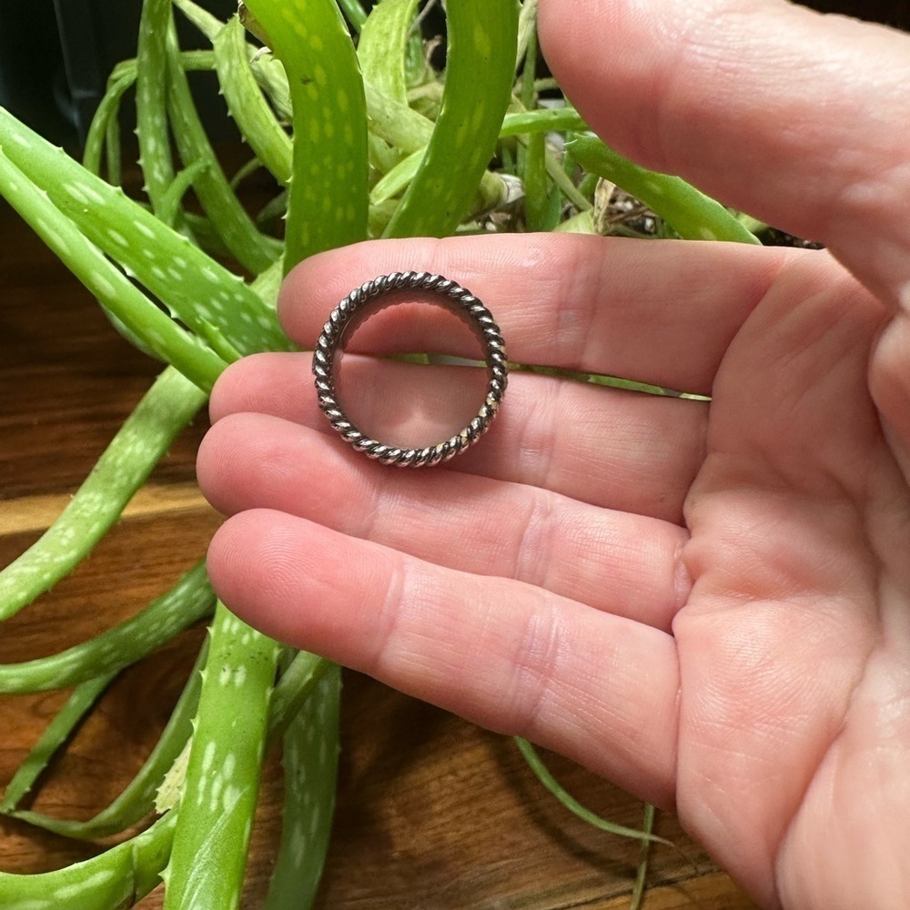 Fendi ring   Authentic - Picture 10 of 12